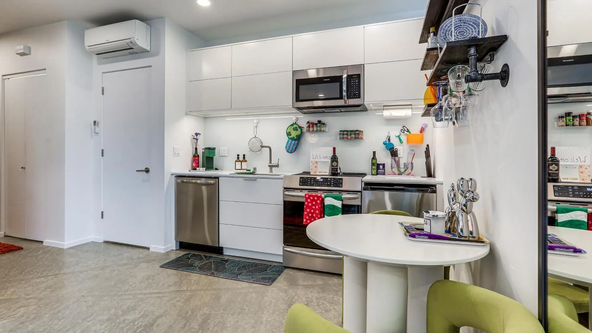 Pet-Friendly Sacramento Studio Rental 0*,  États-Unis
